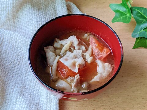 豚バラ肉としめじの中華トマトスープ